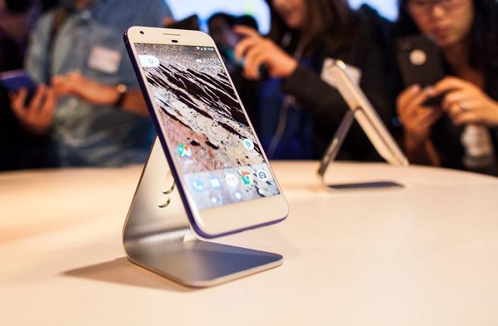 Google has its own phones & now it must fix its retail strategy